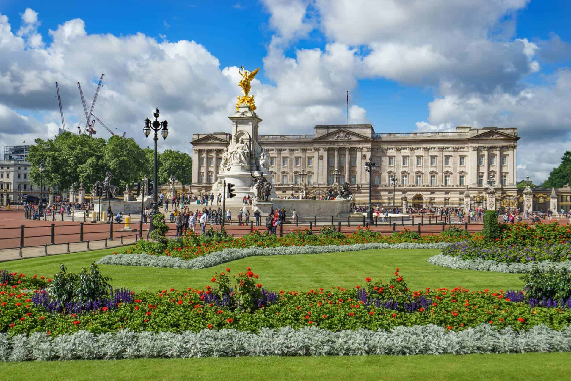 What were the late Queen Elizabeth’s royal residences?