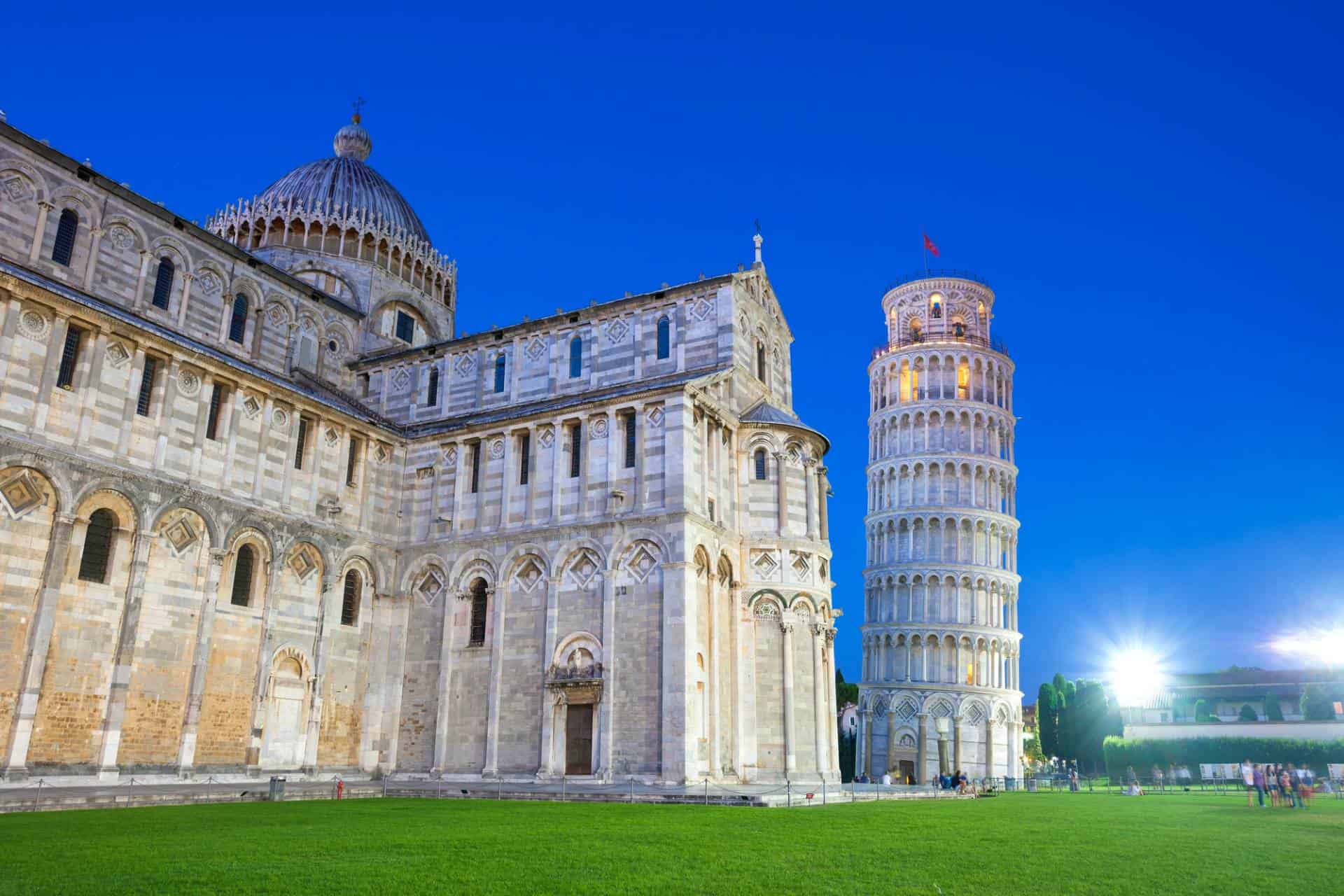 What are some of the major architectural wonders and attractions across Europe?